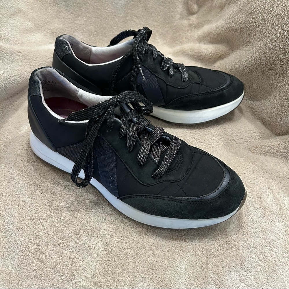 Munro Piper Black and White Womens’ Sneakers with Glitter Shoelaces Size 7.5 M